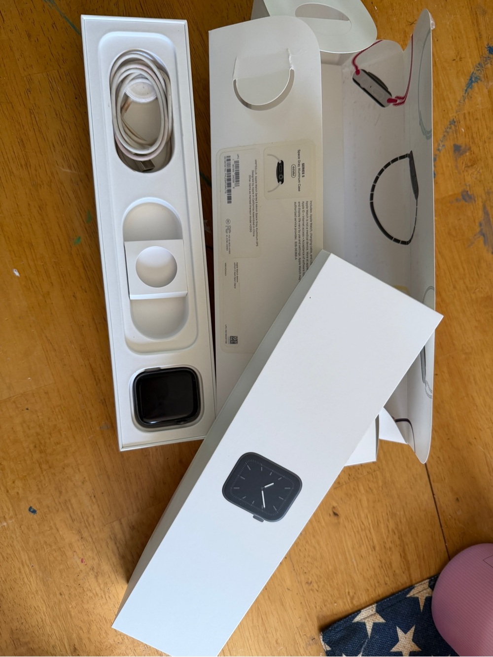 Apple Series 5 Watch  with charger and bands